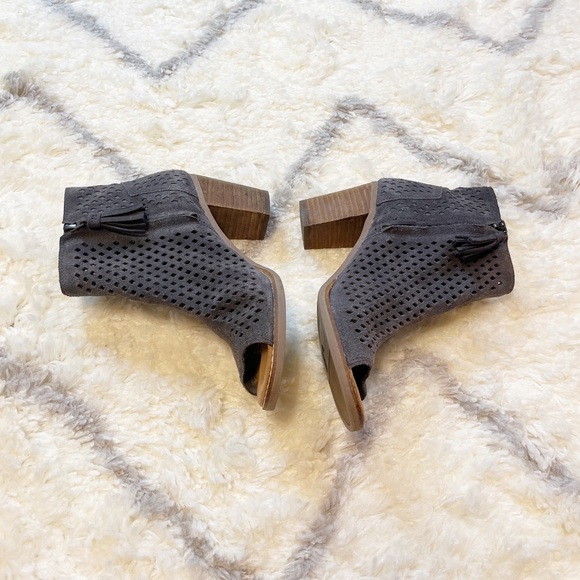 Toms Booties Ankle Boots Gray Suede Eyelet Shoes Open toe size 7.5 - Picture 5 of 6